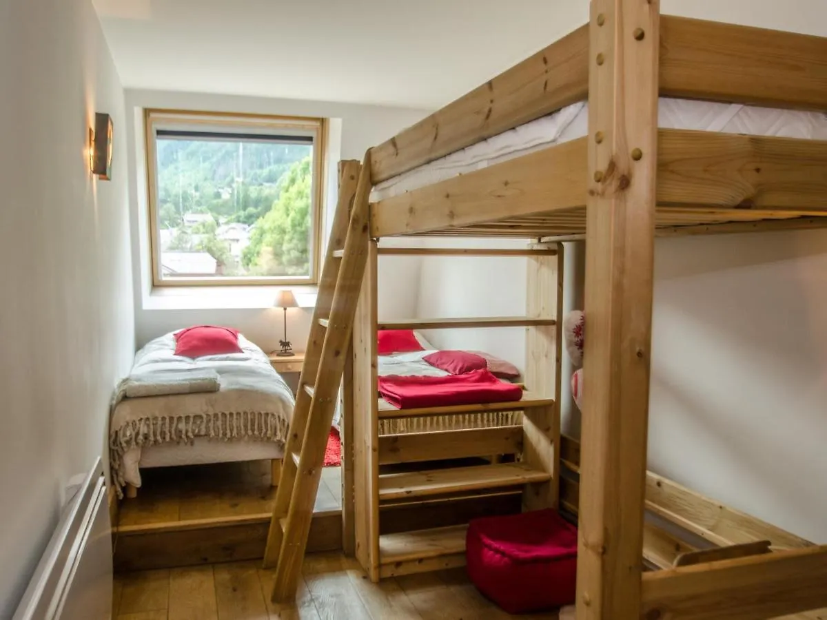 Superbe Appartement 3 Etoiles A Chamonix, 2 Chambres, Balcon, Cheminee Deco, Parking Et Wi-Fi - Fr-1-343-197