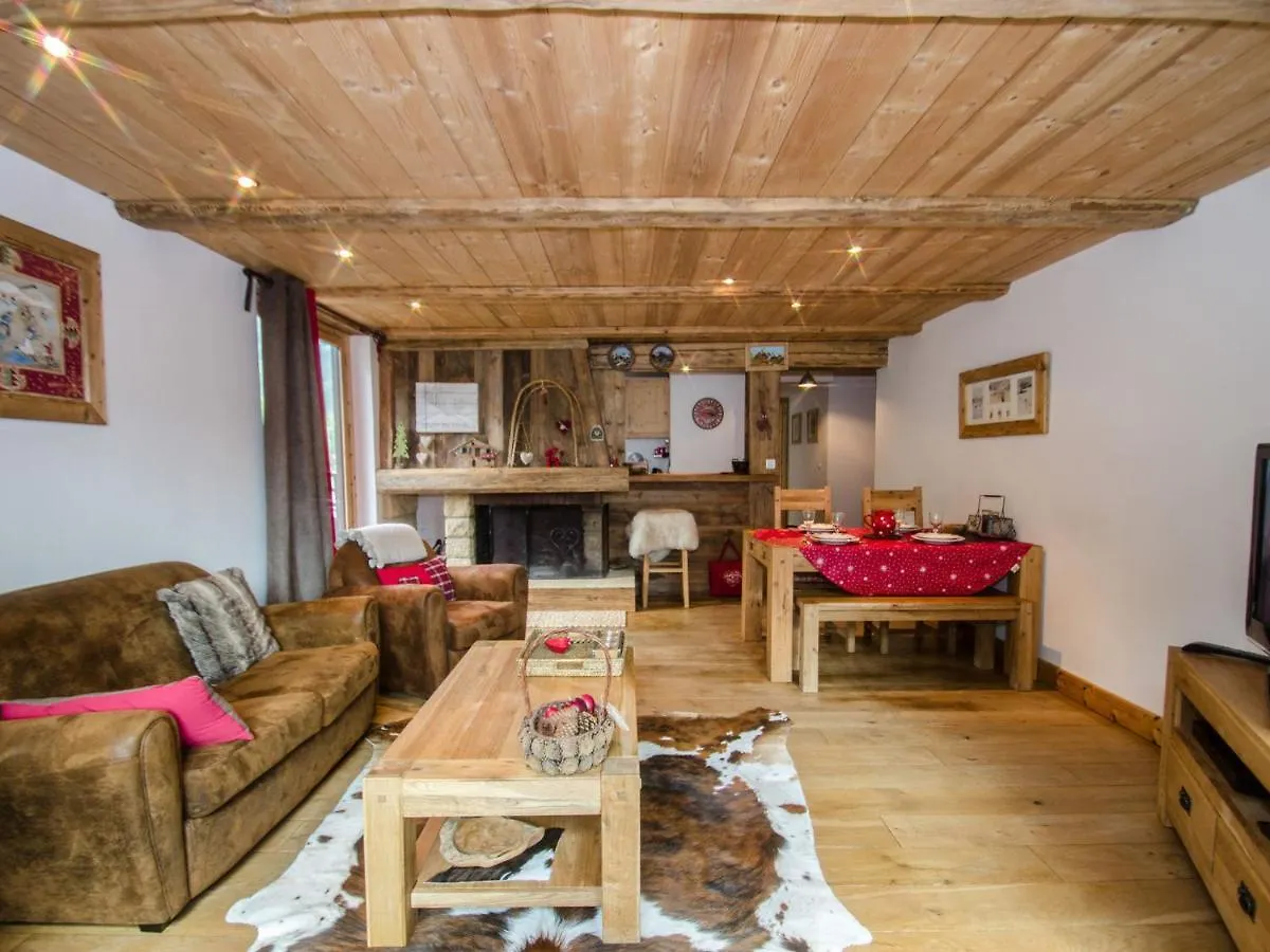 Superbe Appartement 3 Etoiles A Chamonix, 2 Chambres, Balcon, Cheminee Deco, Parking Et Wi-Fi - Fr-1-343-197 Apartment Chamonix