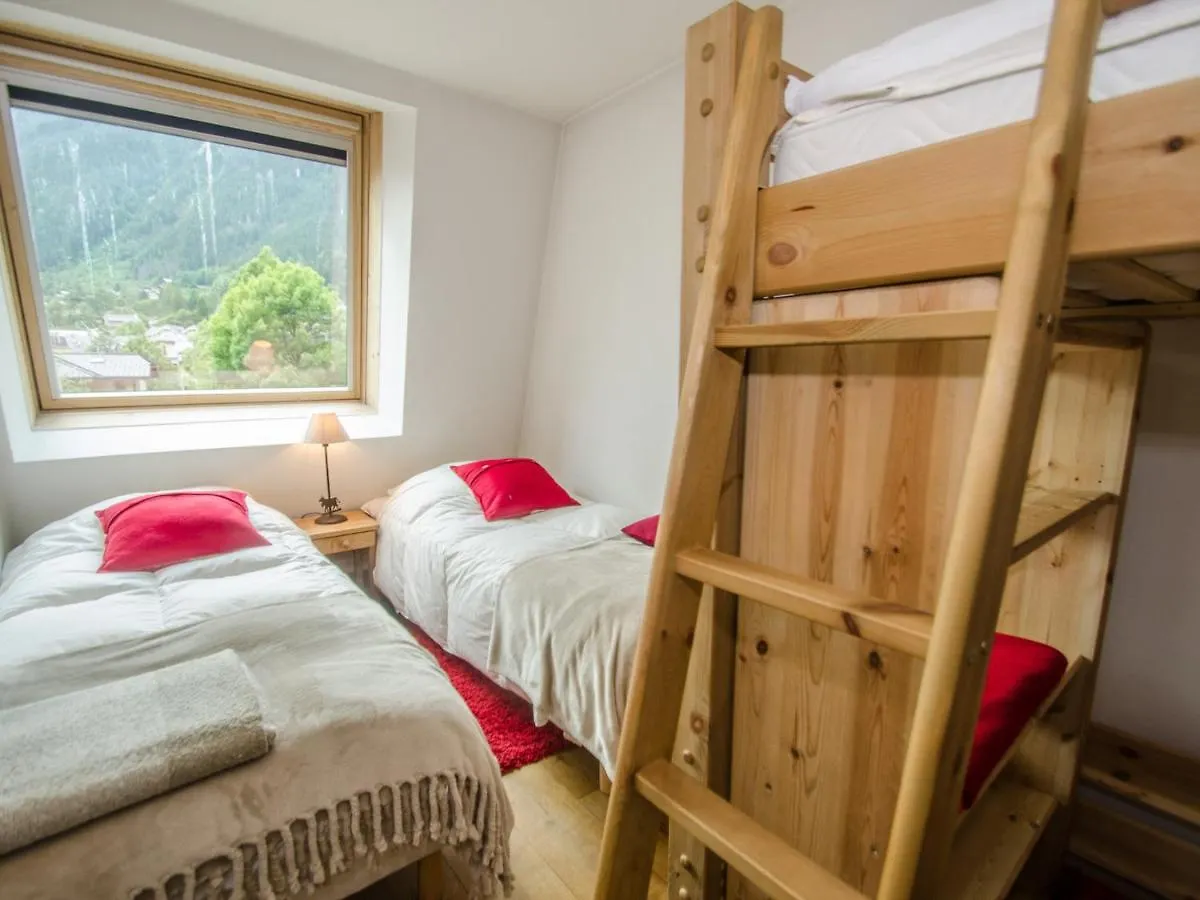 Superbe Appartement 3 Etoiles A Chamonix, 2 Chambres, Balcon, Cheminee Deco, Parking Et Wi-Fi - Fr-1-343-197 0*, Chamonix